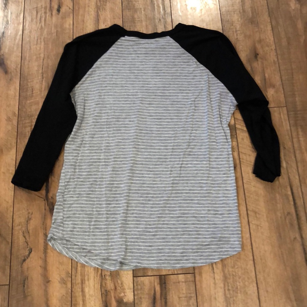 LuLaRoe Randy Top - Picture 3 of 3